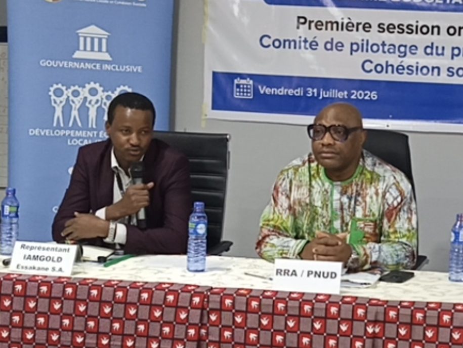 Le Représentant d'IAMGOLD Essakane S.A. et le Représentant résident adjoint du PNUD